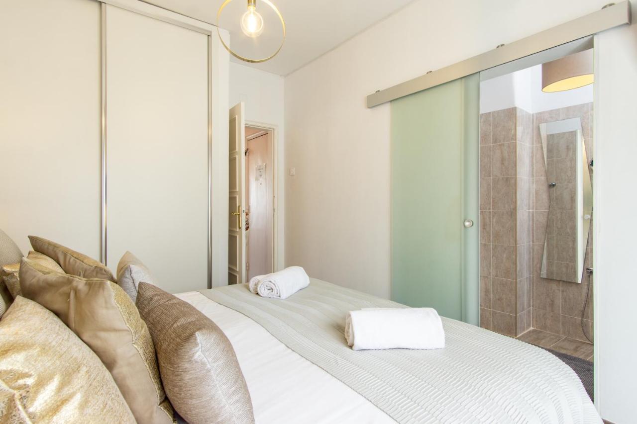 Gaze Out At The City In A Retro-Chic Getaway Lissabon Buitenkant foto