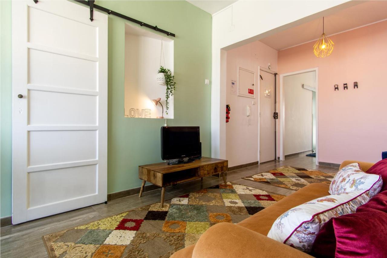 Gaze Out At The City In A Retro-Chic Getaway Lissabon Buitenkant foto